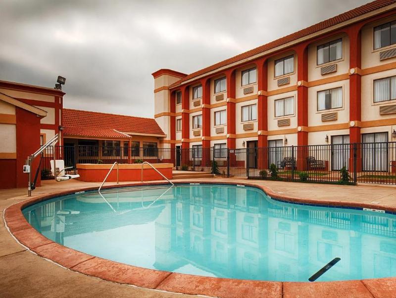 Popular attractions Area Nearby Property